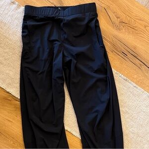Black Ankle-Length Women's Pants